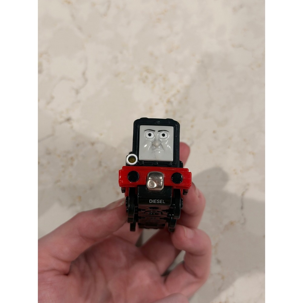 Thomas & Friends Take Along Diesel Diecast Magnetic Train‎ Engine Black Red
